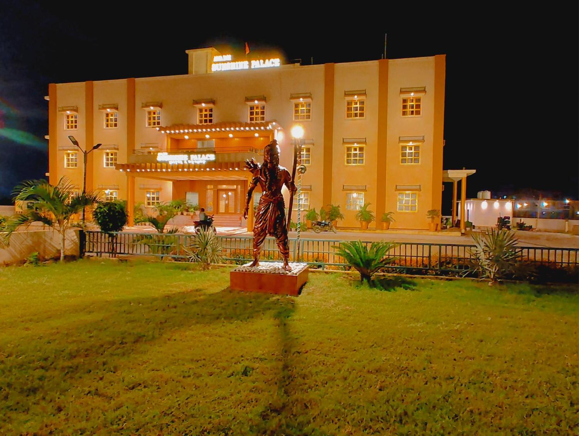 Avadh Sunshine Palace Hotel And Resort Ayodhya Exterior foto